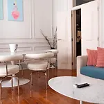 Beautiful And Stylish 5br In The Heart Of Chiado Διαμέρισμα *
