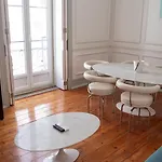Διαμέρισμα Beautiful And Stylish 5br In The Heart Of Chiado *