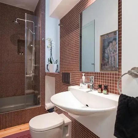 Apartament Beautiful And Stylish 5br In The Heart Of Chiado Lizbona