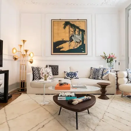Beautiful And Stylish 5br In The Heart Of Chiado Apartament *