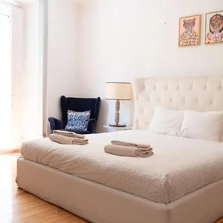 Beautiful And Stylish 5br In The Heart Of Chiado Διαμέρισμα