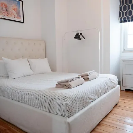 Beautiful And Stylish 5br In The Heart Of Chiado Appartement Lisboa