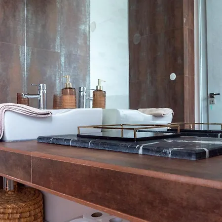 Beautiful And Stylish 5br In The Heart Of Chiado Apartamento *