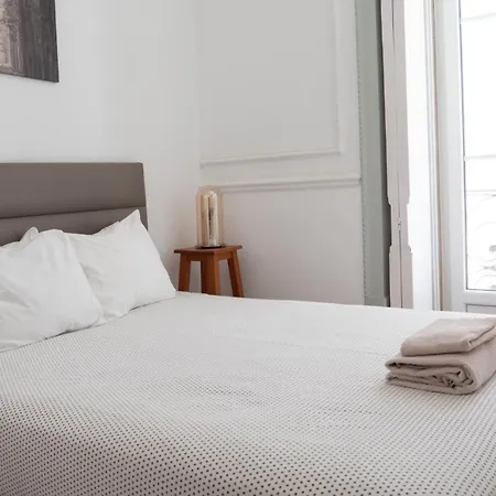 Beautiful And Stylish 5br In The Heart Of Chiado Lisboa