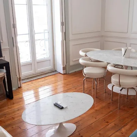Apartamento Beautiful And Stylish 5br In The Heart Of Chiado *