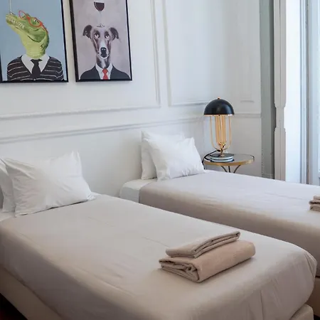 Beautiful And Stylish 5br In The Heart Of Chiado Apartamento