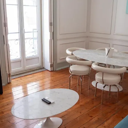 Apartamento Beautiful And Stylish 5br In The Heart Of Chiado *