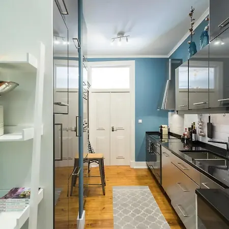 Beautiful And Stylish 5br In The Heart Of Chiado Apartment Lissabon