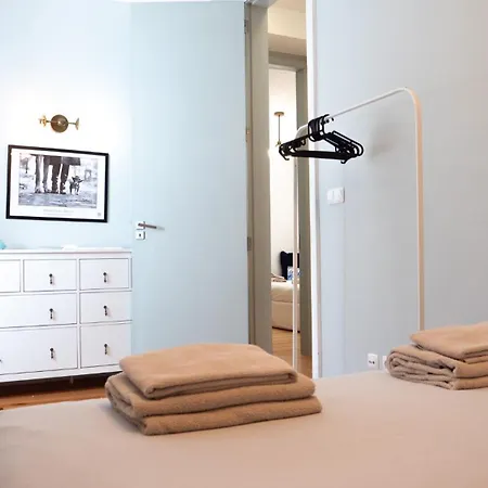 Beautiful And Stylish 5br In The Heart Of Chiado Apartmán Lisboa